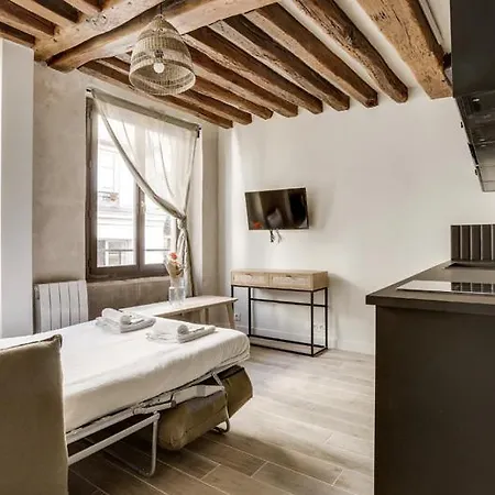 508 Gravilliers Superb In Appartement *